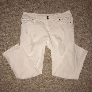 white boyfriend cropped jeans